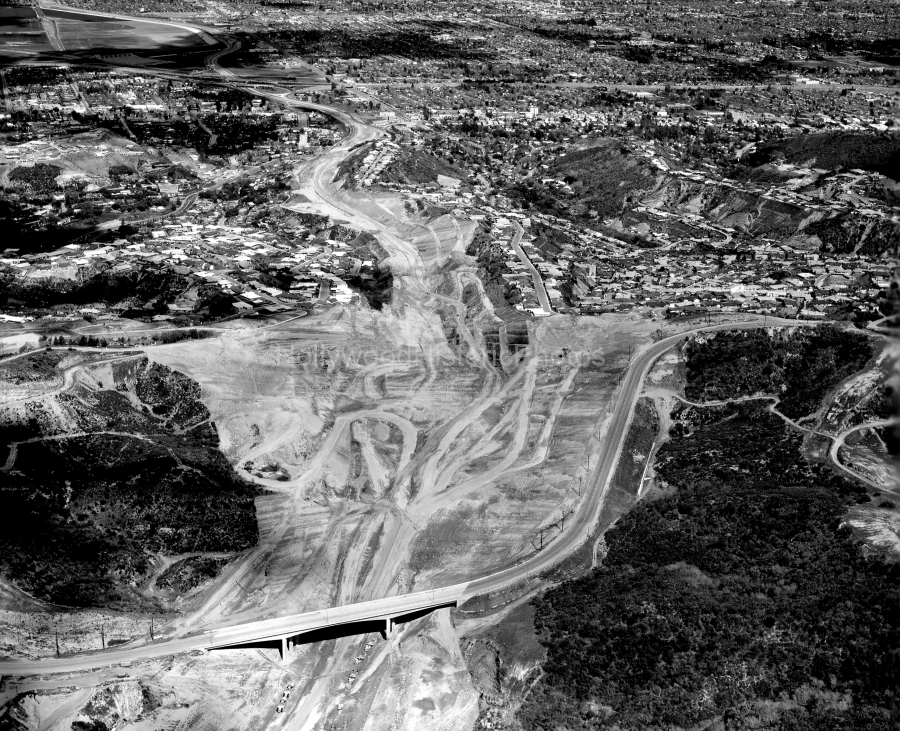 Construction of Mulholland Bridge 1960 WM.jpg